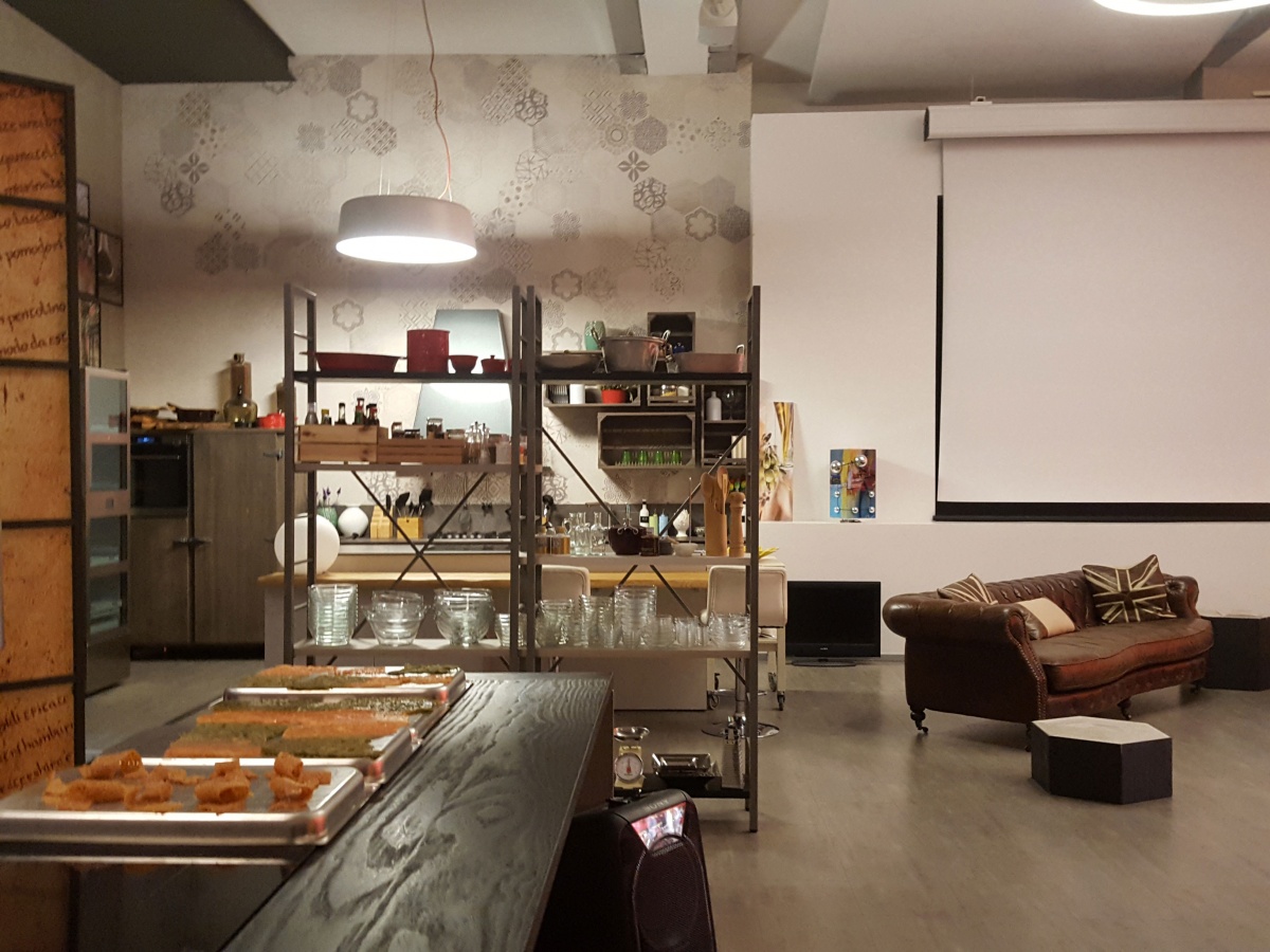 Temporary store per Promos - 1