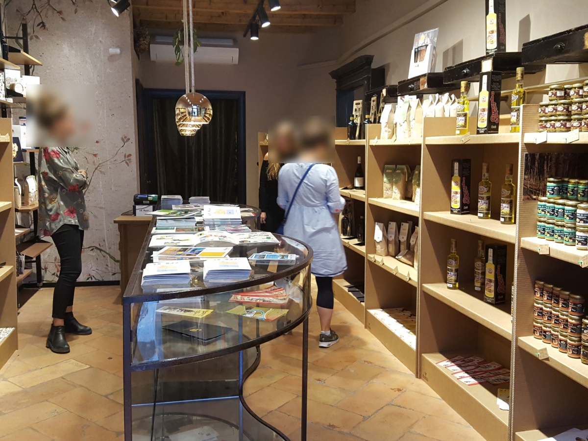 Temporary store per Promos - 5