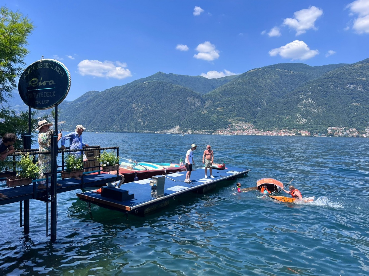 Attività memorabile sul lago: Carton Boat Challenge allo Yacht Club Eriolario - 3