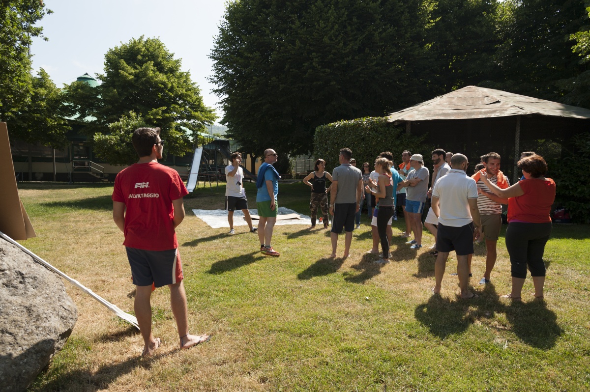 Smart Eventi: Team building carton boat per Daimler Merfina - 13