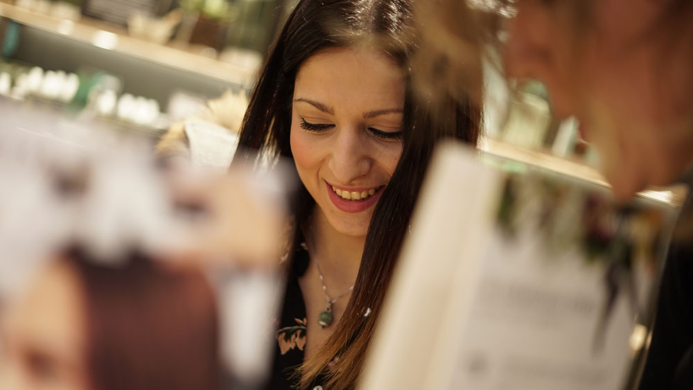 Aveda attività promozionale del nuovo store in Brera - 9