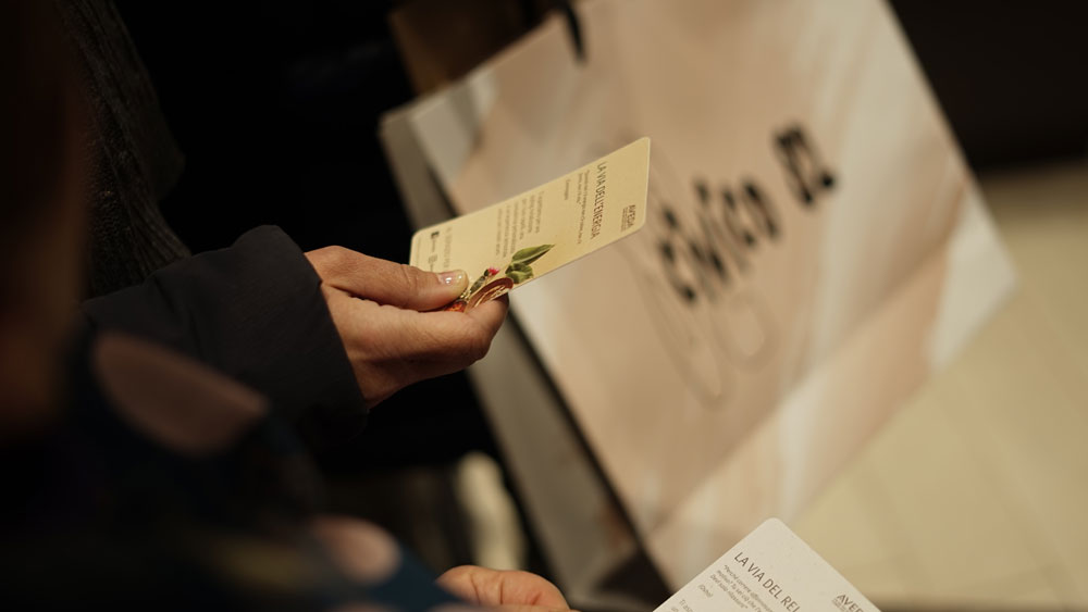 Aveda attività promozionale del nuovo store in Brera - 17