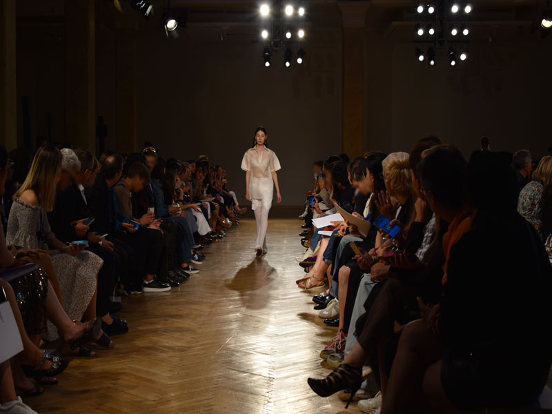 Sfilata per Tmall e Aliexpress in collaborazione con Crescenzi & Co - 1