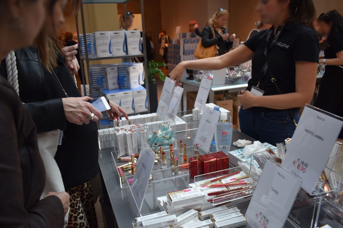 Svendita annuale per Collistar - 0