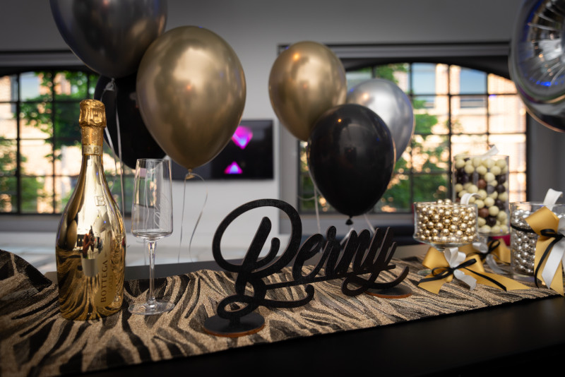 Organizzazione festa compleanno 60 anni location moderna total white Milano - 11