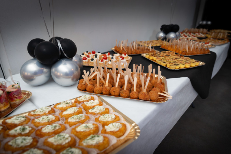 Organizzazione festa compleanno 60 anni location moderna total white Milano - 9