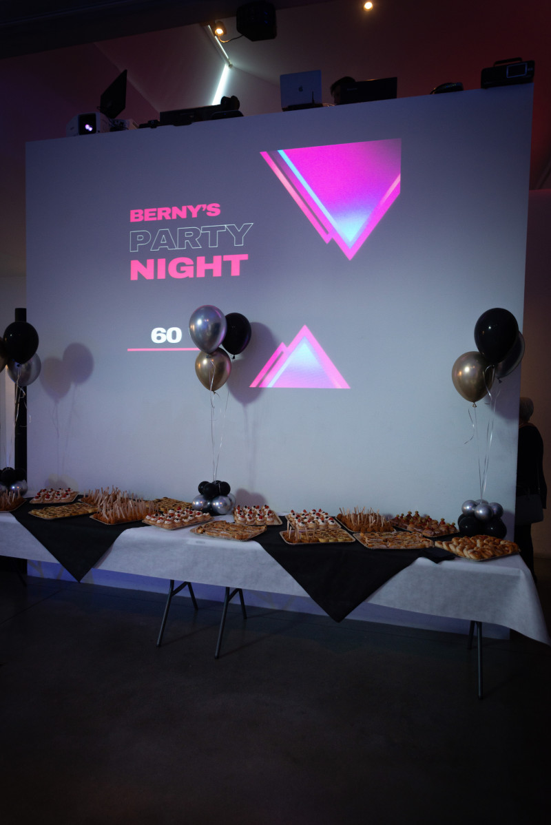 Organizzazione festa compleanno 60 anni location moderna total white Milano - 3