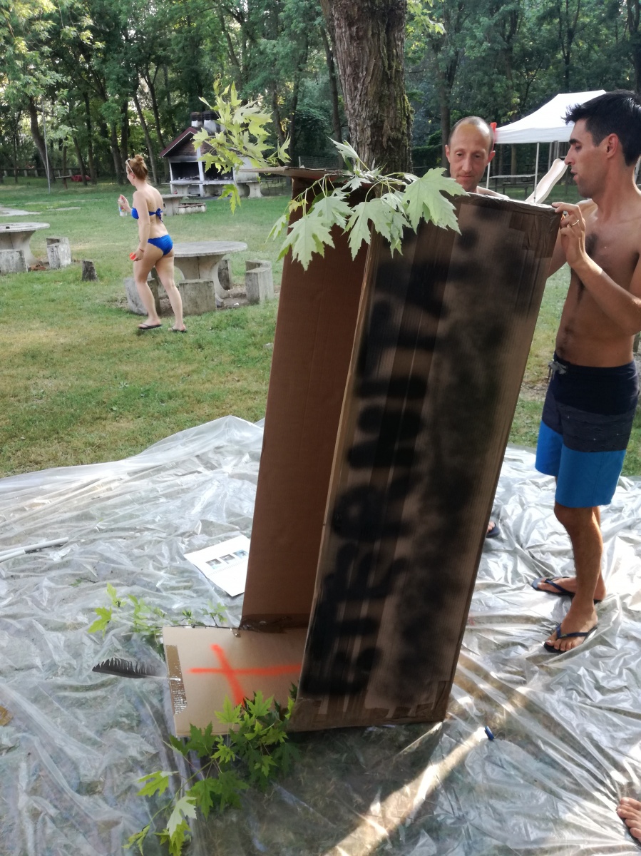 Team building carton boat per Decathlon - 2