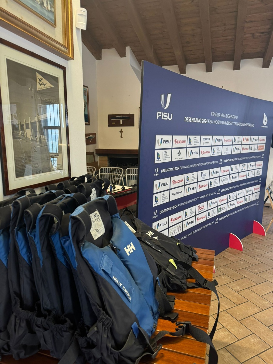 Team Building in Barca a Vela a Desenzano: Un’Esperienza Unica - 5