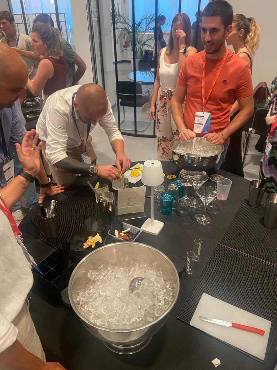 Team Building Estivo: Cocktail Challenge e Cena in Terrazza Incantano i Partecipanti - 3