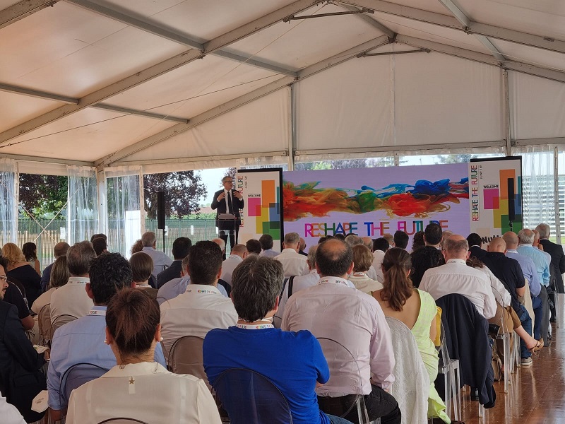 Un meeting per 200 persone in una location creata da noi - 2