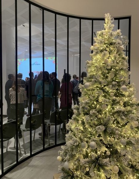 Organizzazione Evento di Natale negli uffici di Saint-Gobain - 12