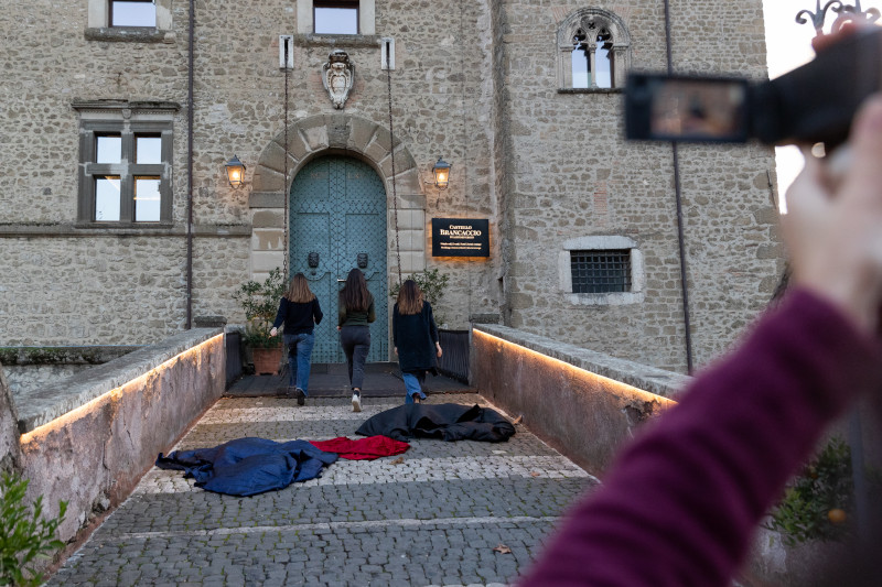 Movie Making Team Building: Trasformare un Castello in Set Pubblicitario - 11