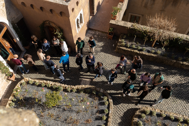 Movie Making Team Building: Trasformare un Castello in Set Pubblicitario - 0