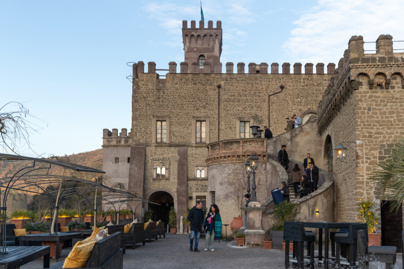 Movie Making Team Building: Trasformare un Castello in Set Pubblicitario - 5