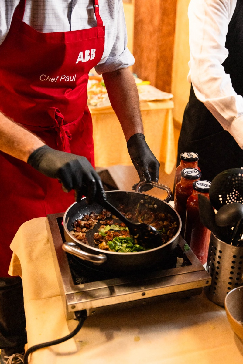 Sfida Culinaria Gourmet in Agriturismo: Team Building e Delizie Fatte a Mano - 2