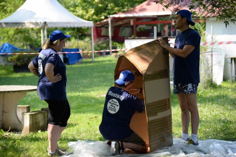 Smart Eventi: Team Building carton boat per Bestway Corp. - 28