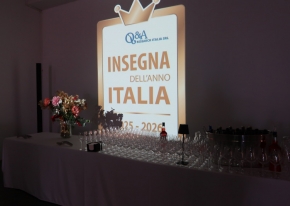 Per l'evento "Insegna dell'Anno" abbiamo trovato una location perfetta e realizzato gadget e foto box