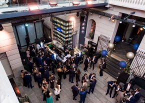 Smart Eventi ha organizzato una festa di compleanno esclusiva per 100 ospiti in una location storica in piazza Sempione.