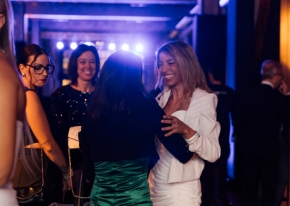 Una location da sogno per un evento stellare. Atmosfera glamour, allestimenti eleganti e intrattenimento di alto livello caratterizzano questa serata di gala in stile hollywoodiano.