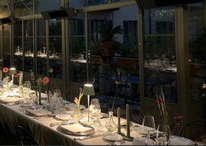 Winter Party con tavoli imperiali e catering stellato: un mix perfetto di tradizione e innovazione per Meininger Hotels