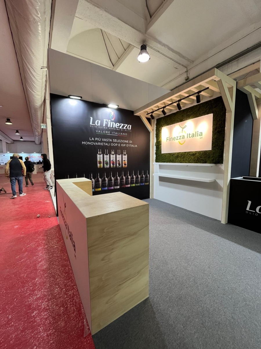 Unapol a Gustus: trionfo bio e innovazione - uno stand che incanta e conquista - 1