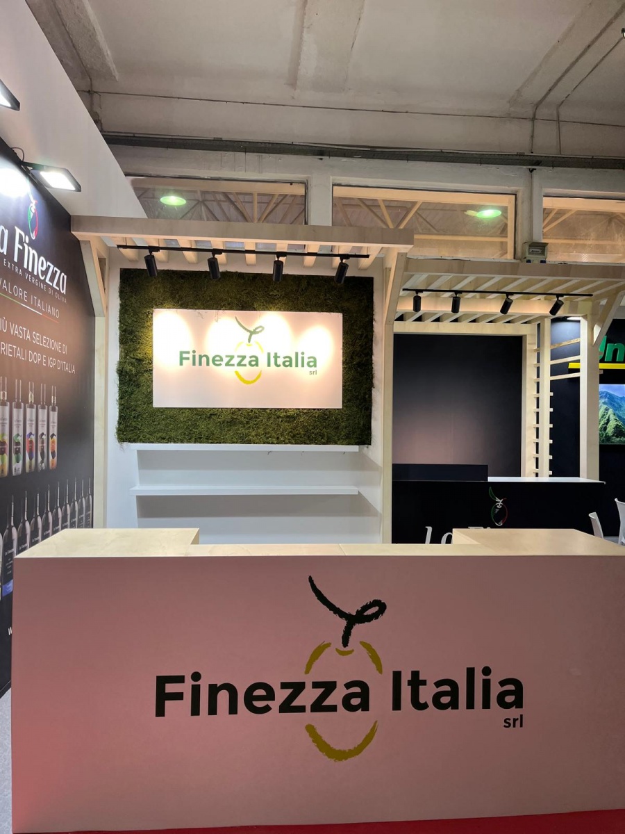 Unapol a Gustus: trionfo bio e innovazione - uno stand che incanta e conquista - 2